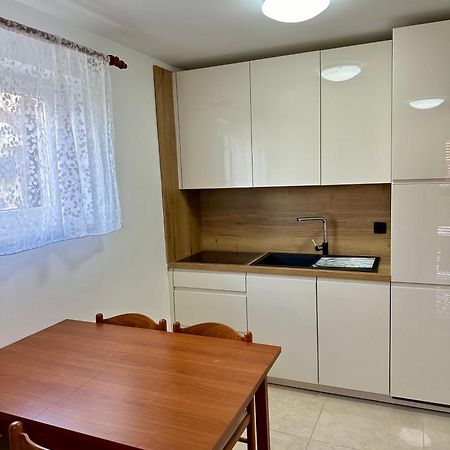 Apartment Sara 奈维斯 外观 照片